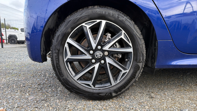 Toyota Yaris 1.5 Hybrid Design 5dr CVT Hybrid Hatchback